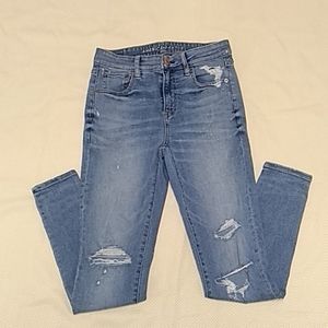 AE Distressed High Rise Jegging